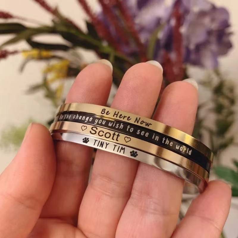 Coordinates Bracelet - Coordinate personalizzate Nome inciso Testo Bracciale